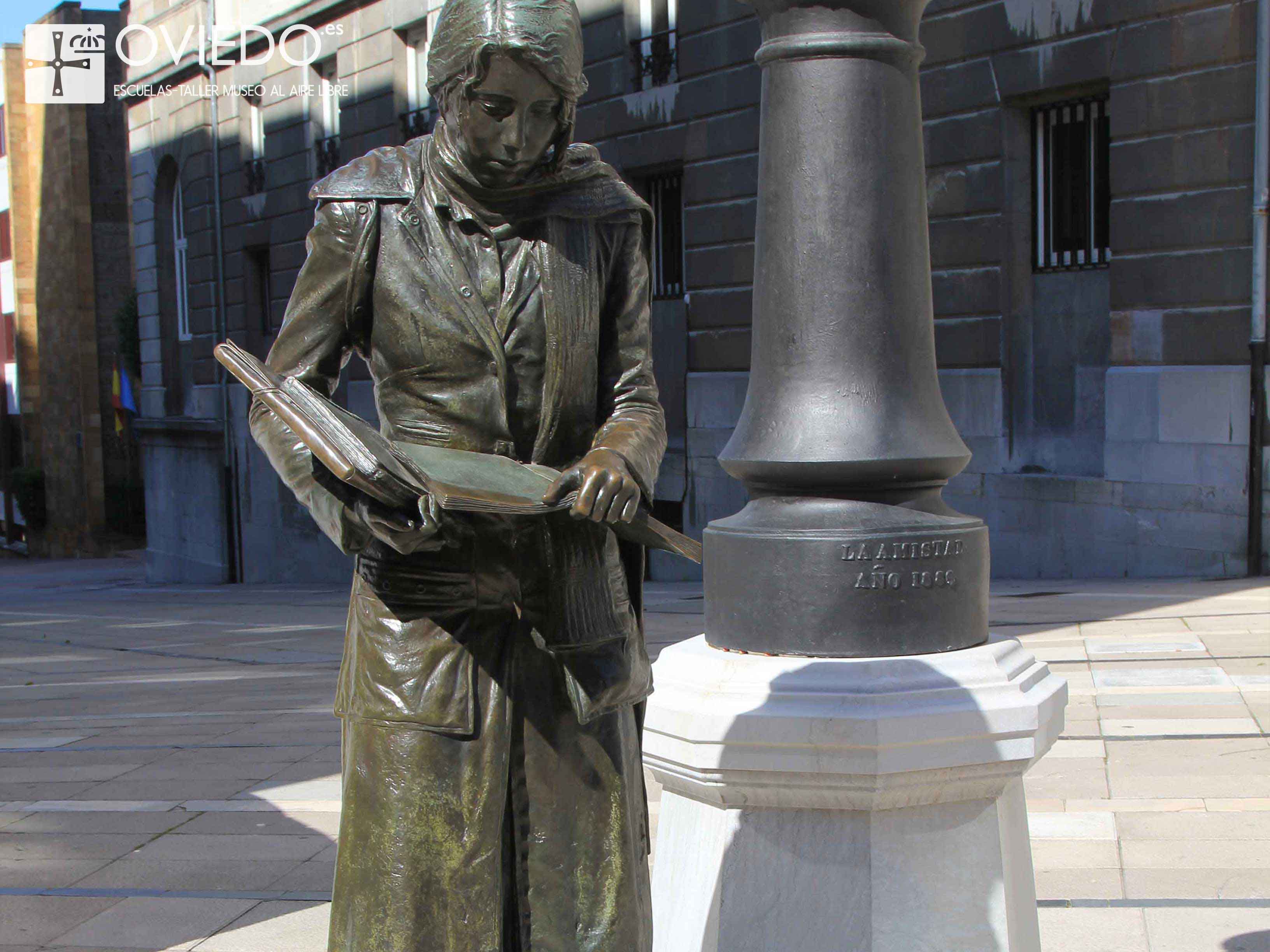 Escultura Esperanza caminando